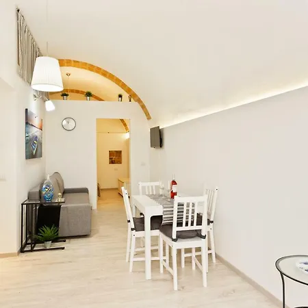 Guesthost - San Nicola Casa Clemente バーリ